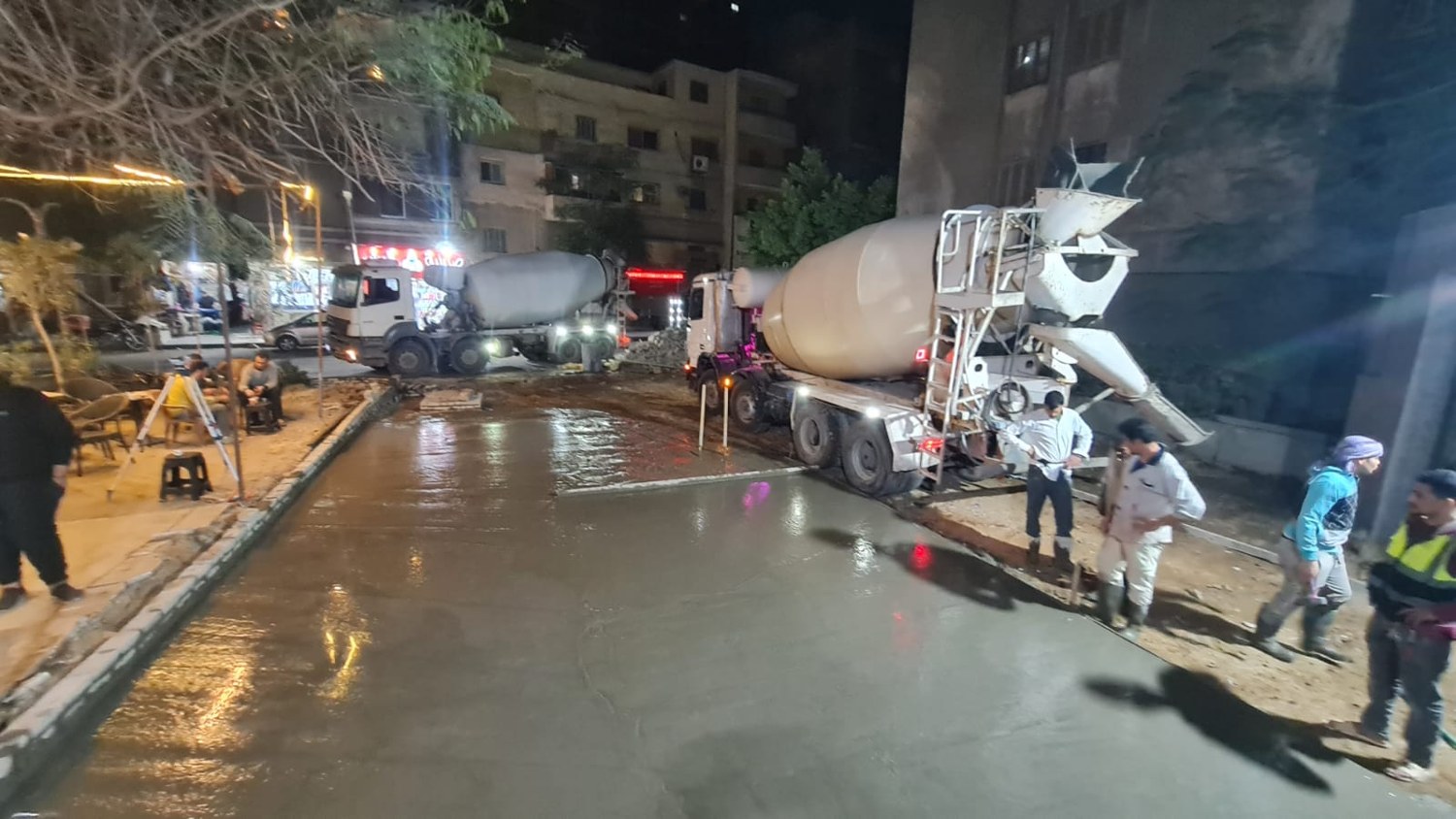 Night concrete pour operation